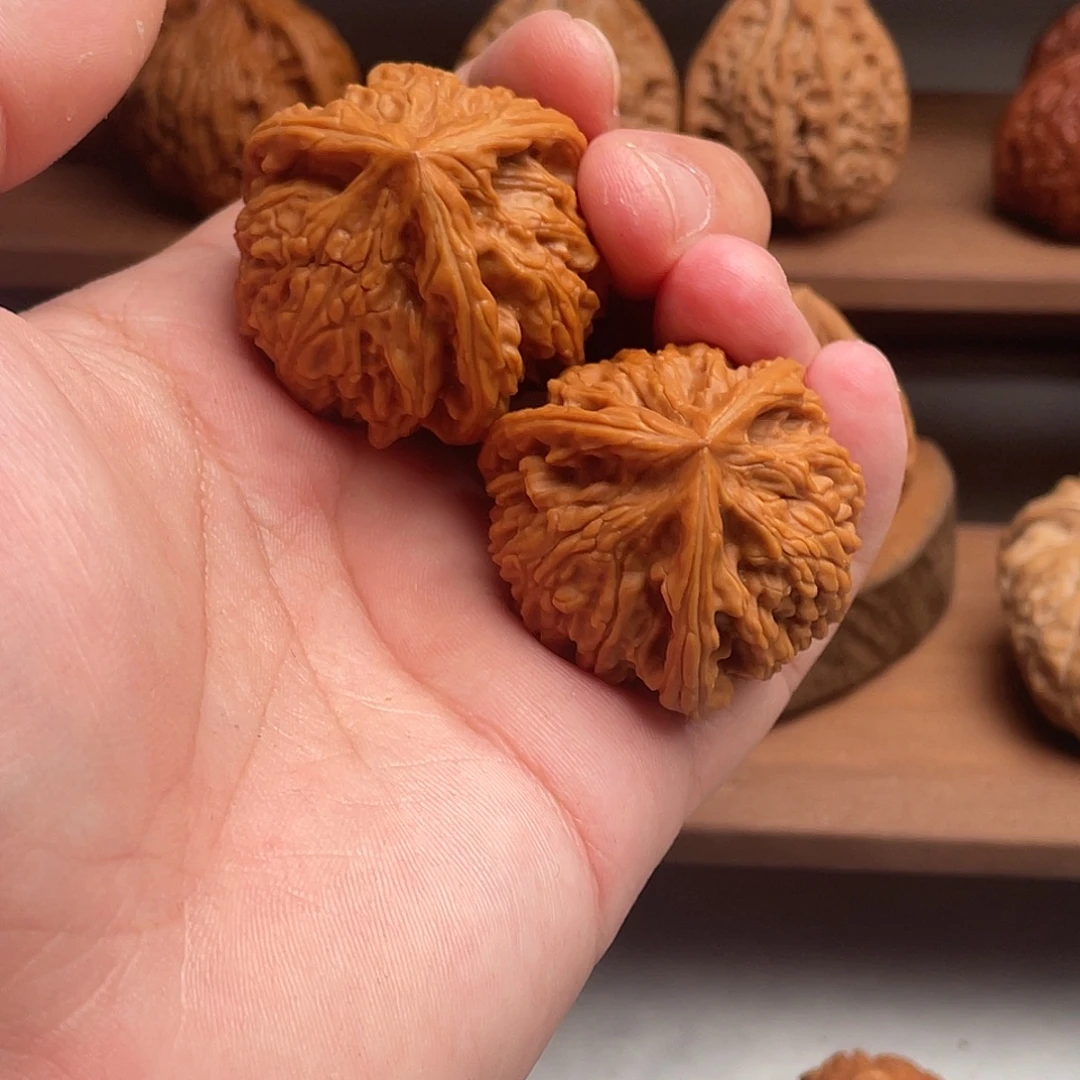 润***理吊坠文玩核桃文山