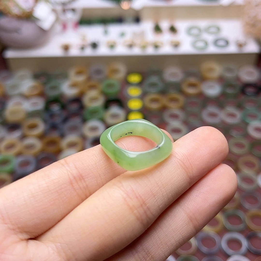 和田玉戒指未镶嵌9码 薄荷绿