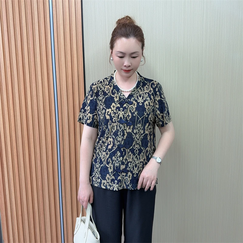 夏季妈妈装高档休闲短袖上衣中老年女装V领碎花薄款清凉新款小衫