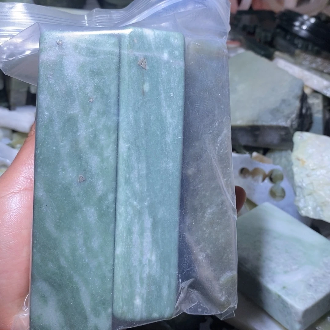 和田玉珠宝半成品未镶嵌萤*虫