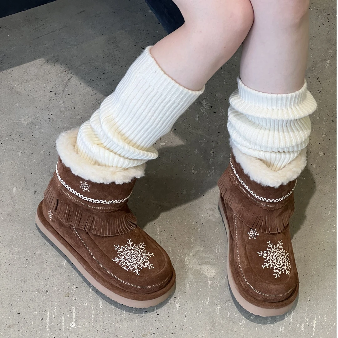 UNFOLIO  25冬季新品时尚雪地靴保暖流苏平跟短筒透气厚款