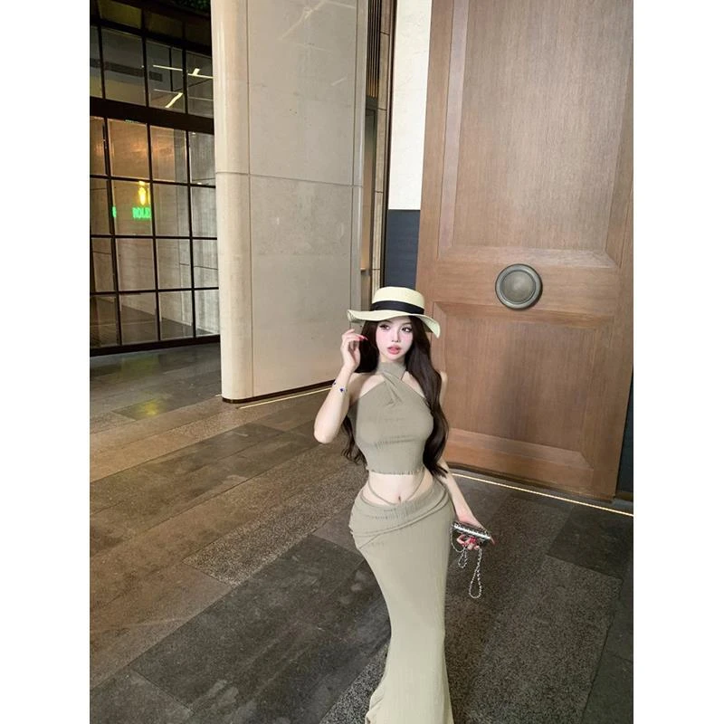 设计感背绑带辣妹无袖挂脖背心女夏季套装鱼尾包臀半身裙两件套