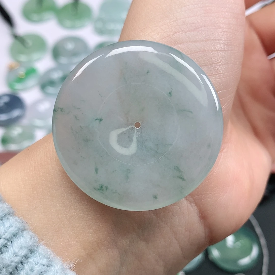 翡翠颈饰未镶嵌平安