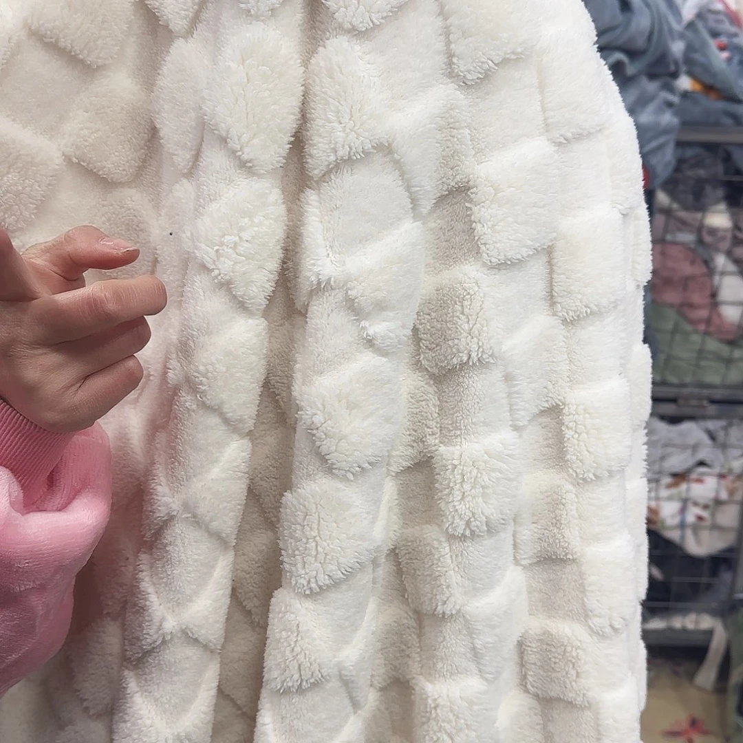 羊驼毛200.230塔夫绒剪花毯速热面料，微瑕