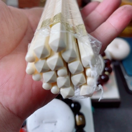 木头短毛筷子一包