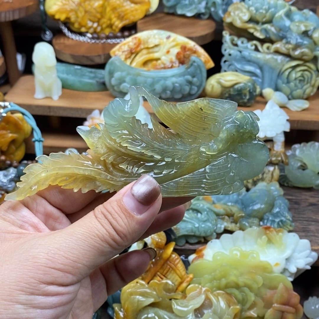 岫玉未镶嵌吊坠(赠链)微瑕