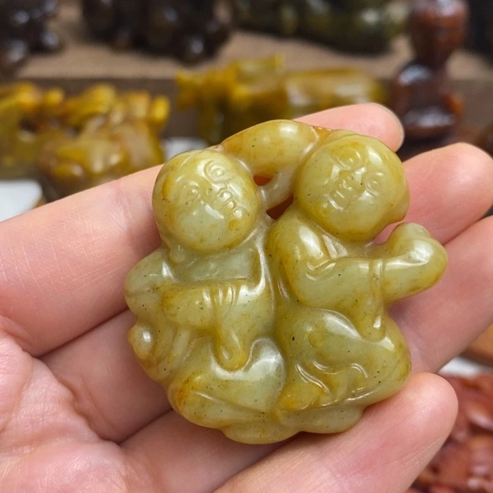 蛇纹石玉未镶嵌颈饰43