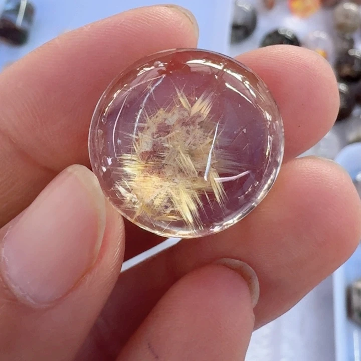 嘻***嘻水晶未镶嵌珠宝半成品