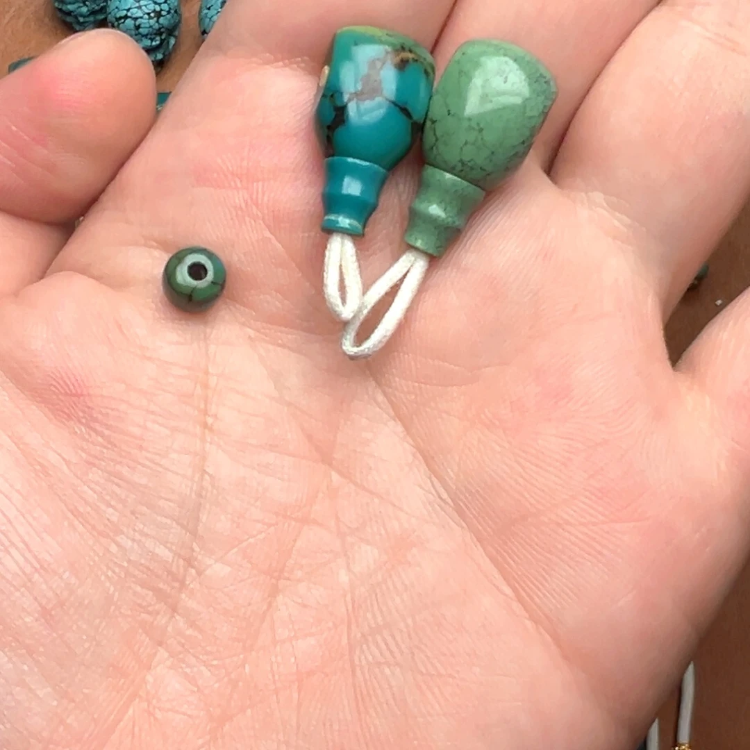 斯***特绿松石未镶嵌颈饰