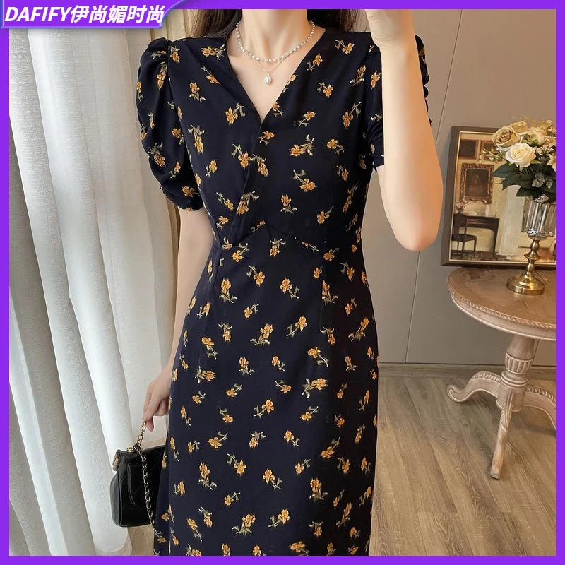 II法式复古桔梗碎花连衣裙女夏季2025高级感中长款V领茶歇裙子l