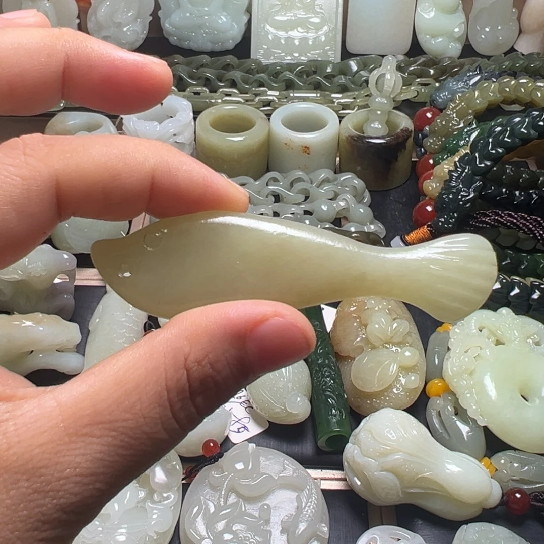 和田玉（糖玉）未镶嵌颈饰