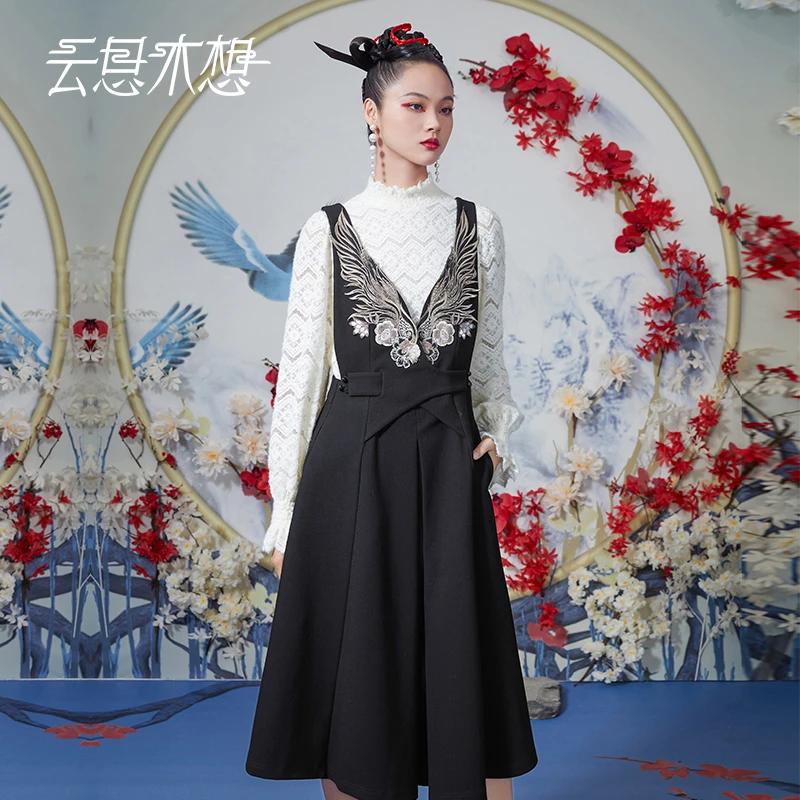 新中式2023秋季新款设计感绣花优雅女士背带裙10977