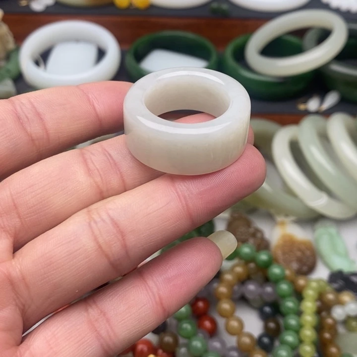 范***彪和田玉未镶嵌戒圈