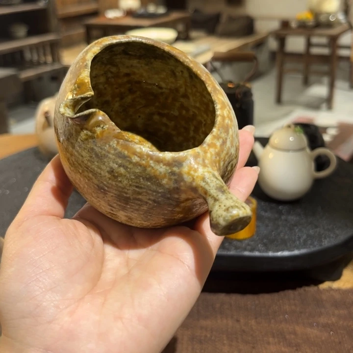 景德镇鱼和熊手工陶艺