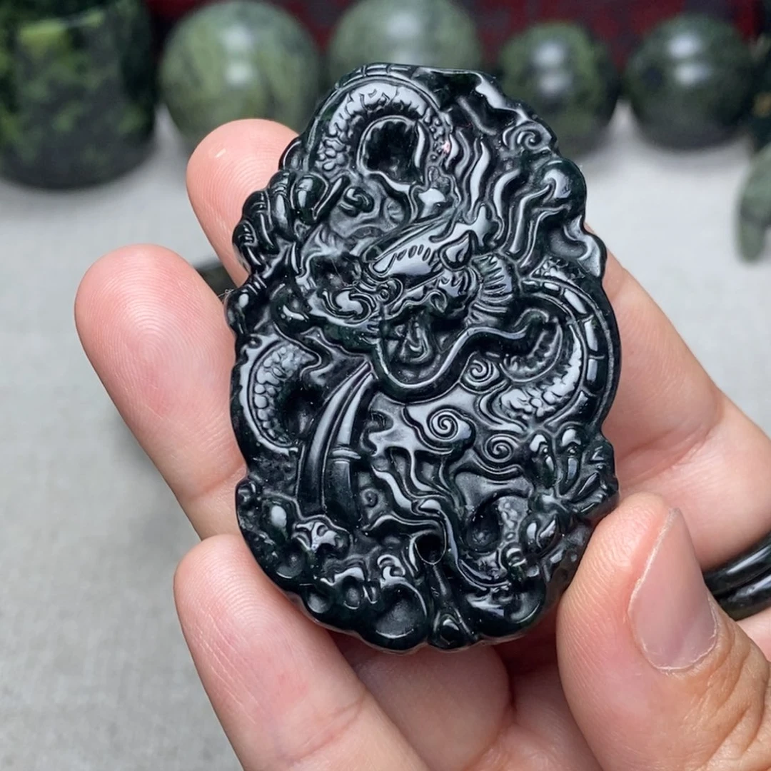 蛇纹石玉未镶嵌颈饰璐*壮