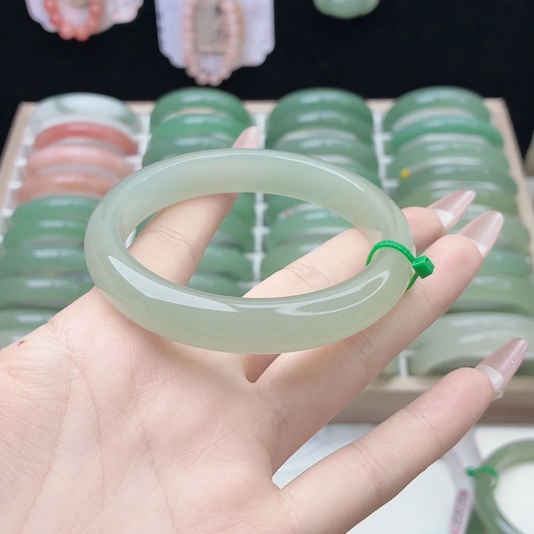 石英质玉未镶嵌手镯60