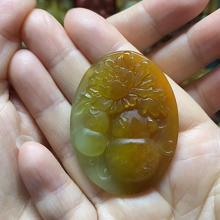 岫玉未镶嵌吊坠(赠链)