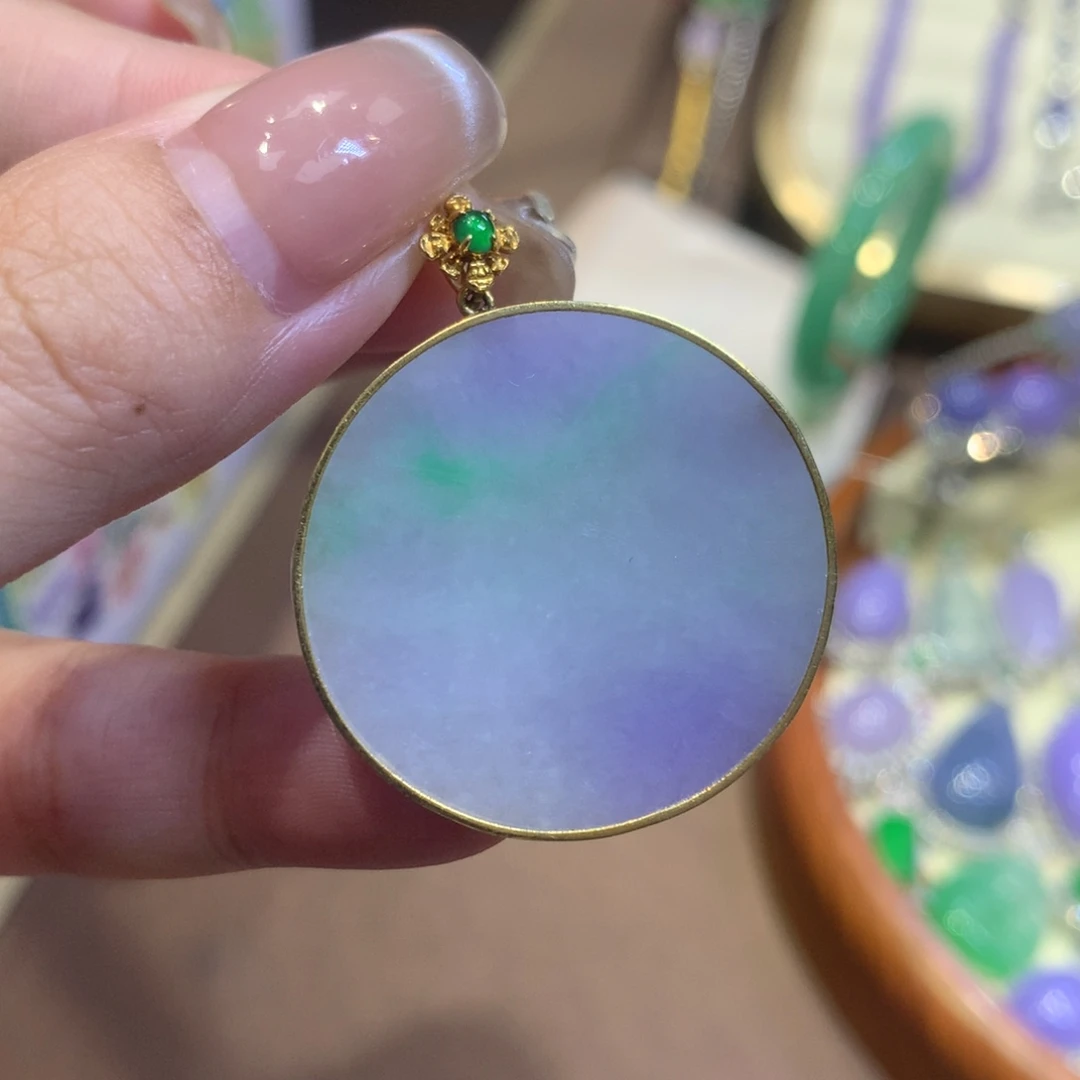 翡翠18K金镶嵌颈饰