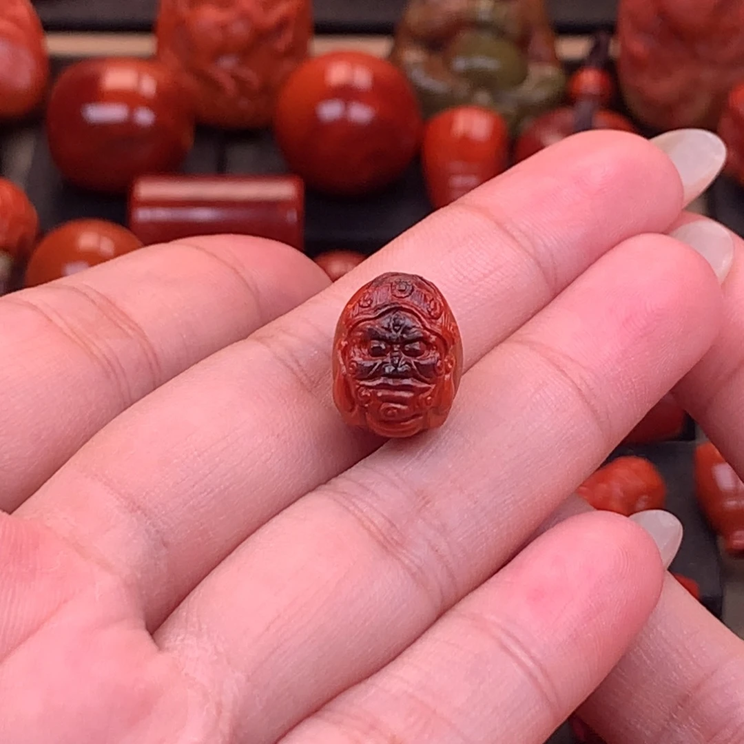 南红玛瑙未镶嵌原矿高品包浆黄财神11.5mm