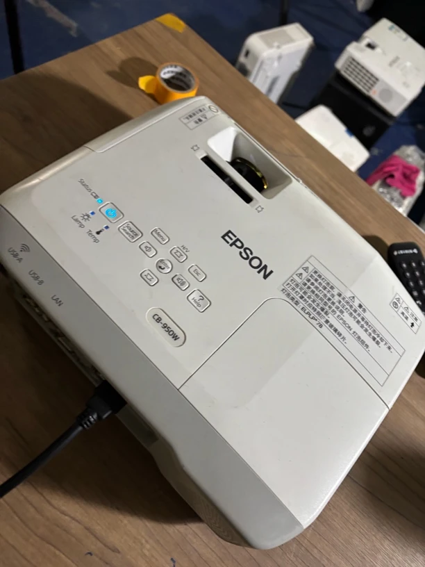 9新 Epson/爱普生 二手 爱普生投影仪 运费自理