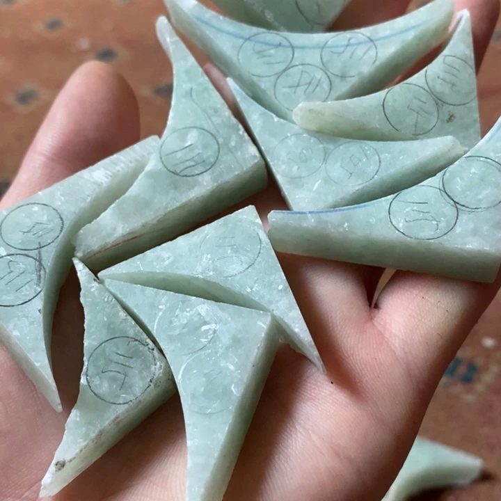 翡翠裸石红****皮翡翠边角料