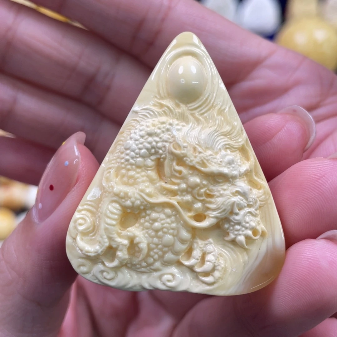 裸石蜜蜡未镶嵌琥珀蜜蜡雕刻件