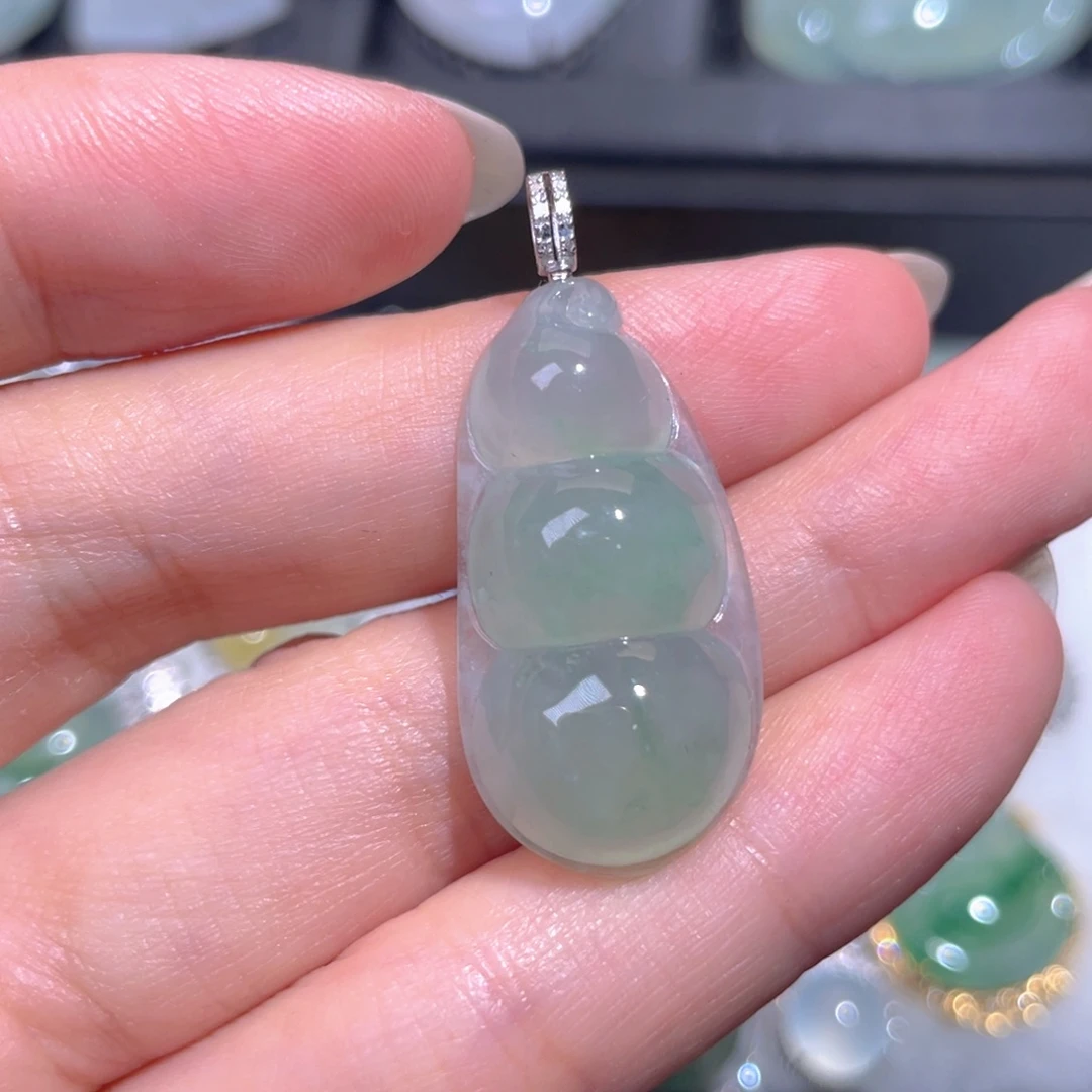 颈饰18K金镶嵌翡翠翡翠