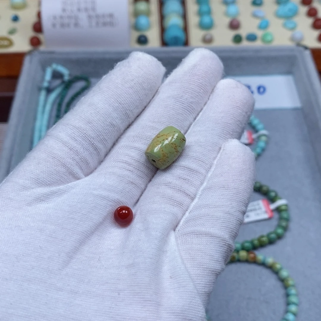 南红玛瑙配饰未镶嵌