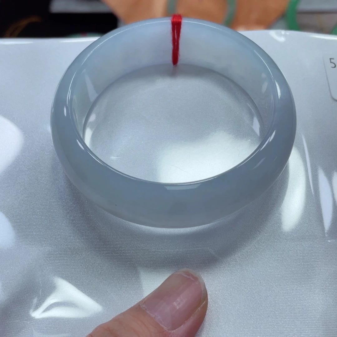 翡翠手镯未镶嵌57圈