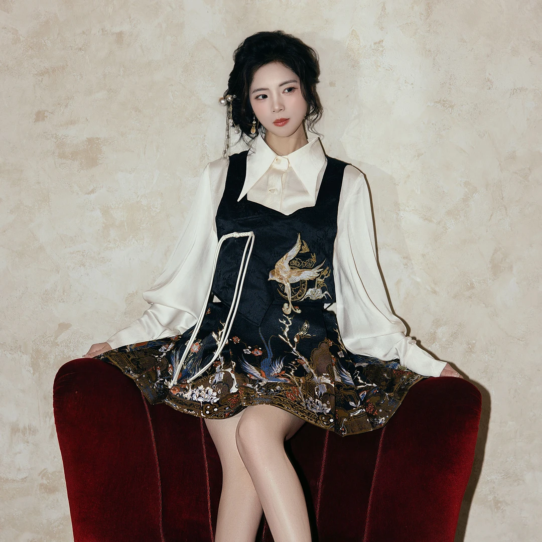 造镜集【灵雀纪事】新中式短马面裙织金仿妆花织锦缎明制汉