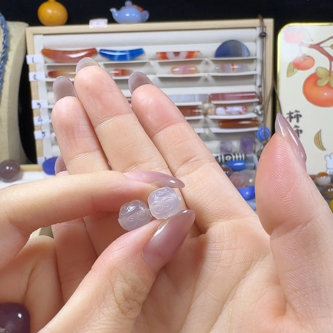 熊***二玛瑙/玉髓未镶嵌颈饰