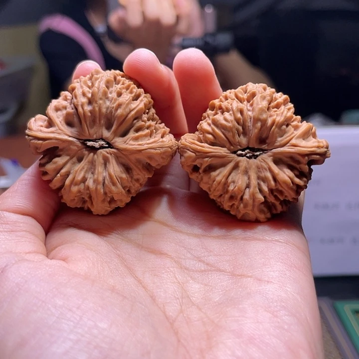 文玩核桃把件快***米南疆