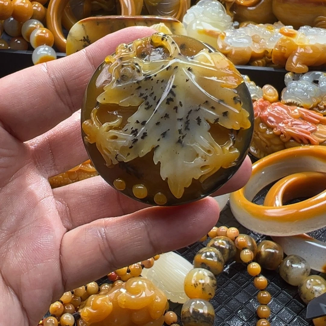 *****石英质玉未镶嵌颈饰