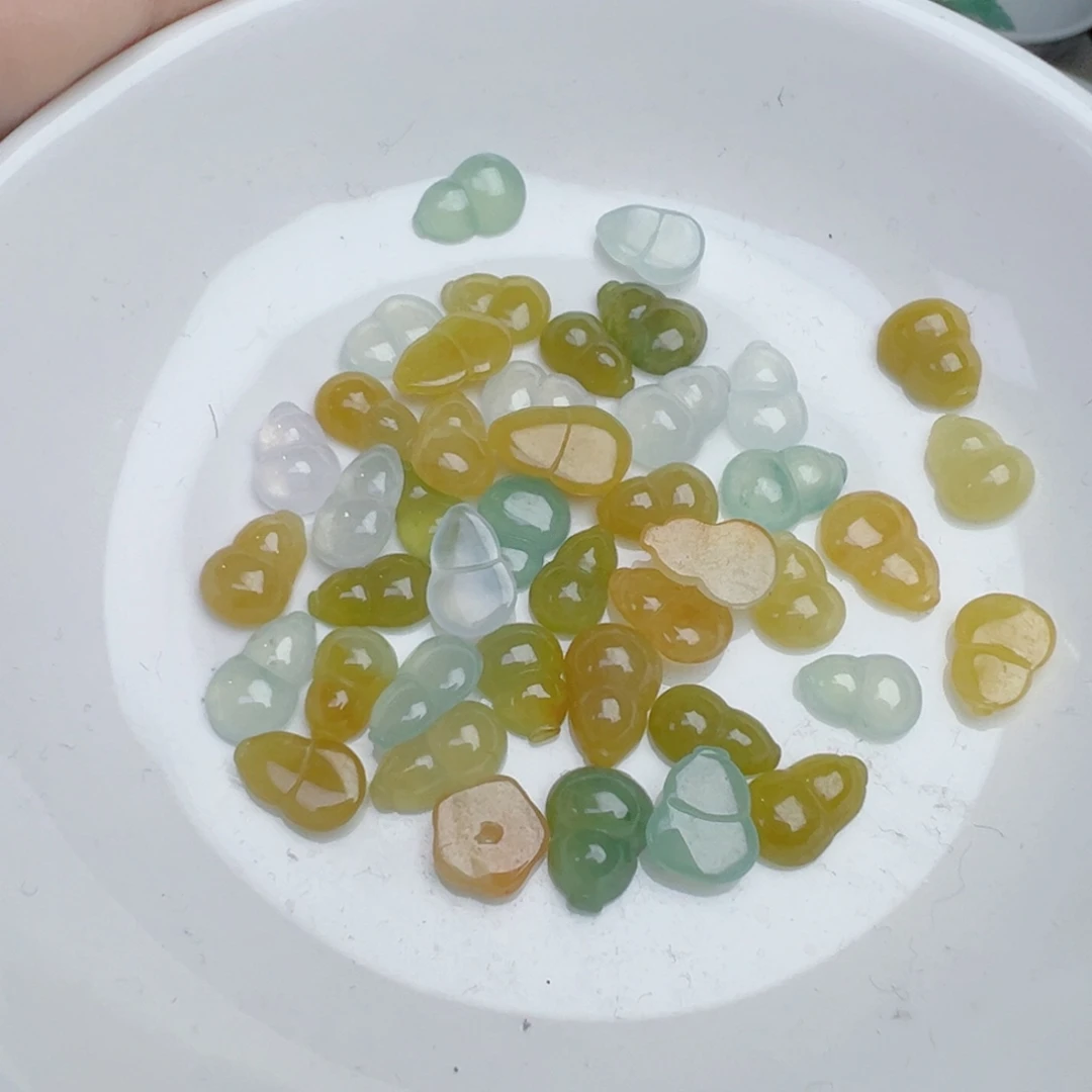 翡翠散珠天然黄翡葫芦一个