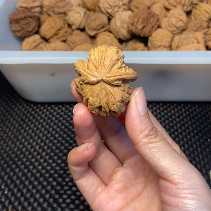 飞***觉吊坠文玩核桃文玩核桃异形单只