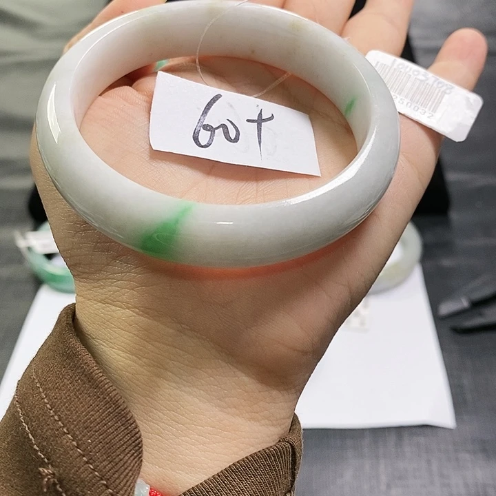 【闪购商品】未镶嵌手镯翡翠