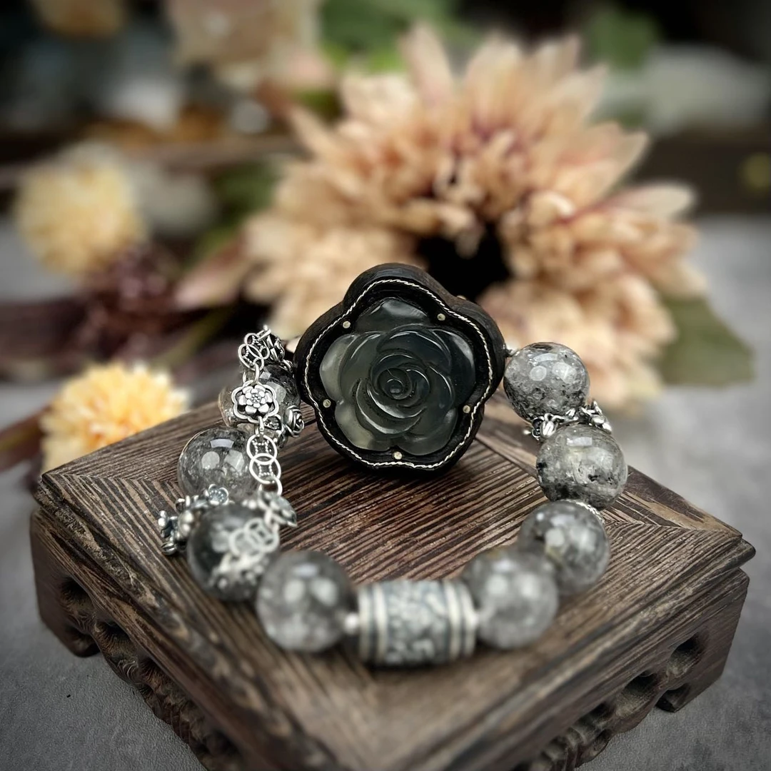 手工创意透灰黑玫瑰花手串
