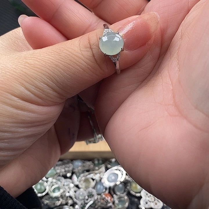 未镶嵌戒指翡翠可*缅甸