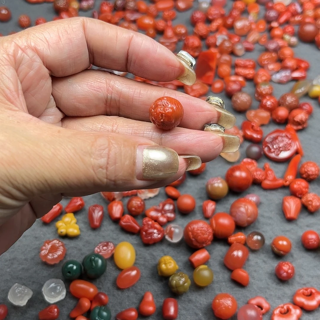 南红玛瑙吊坠未镶嵌