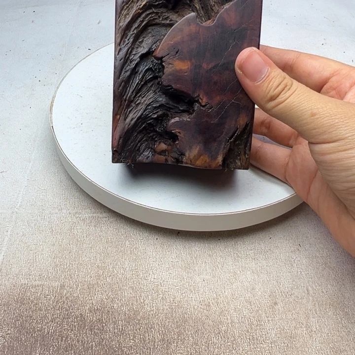 皖***痴木赞比亚血檀底座摆件