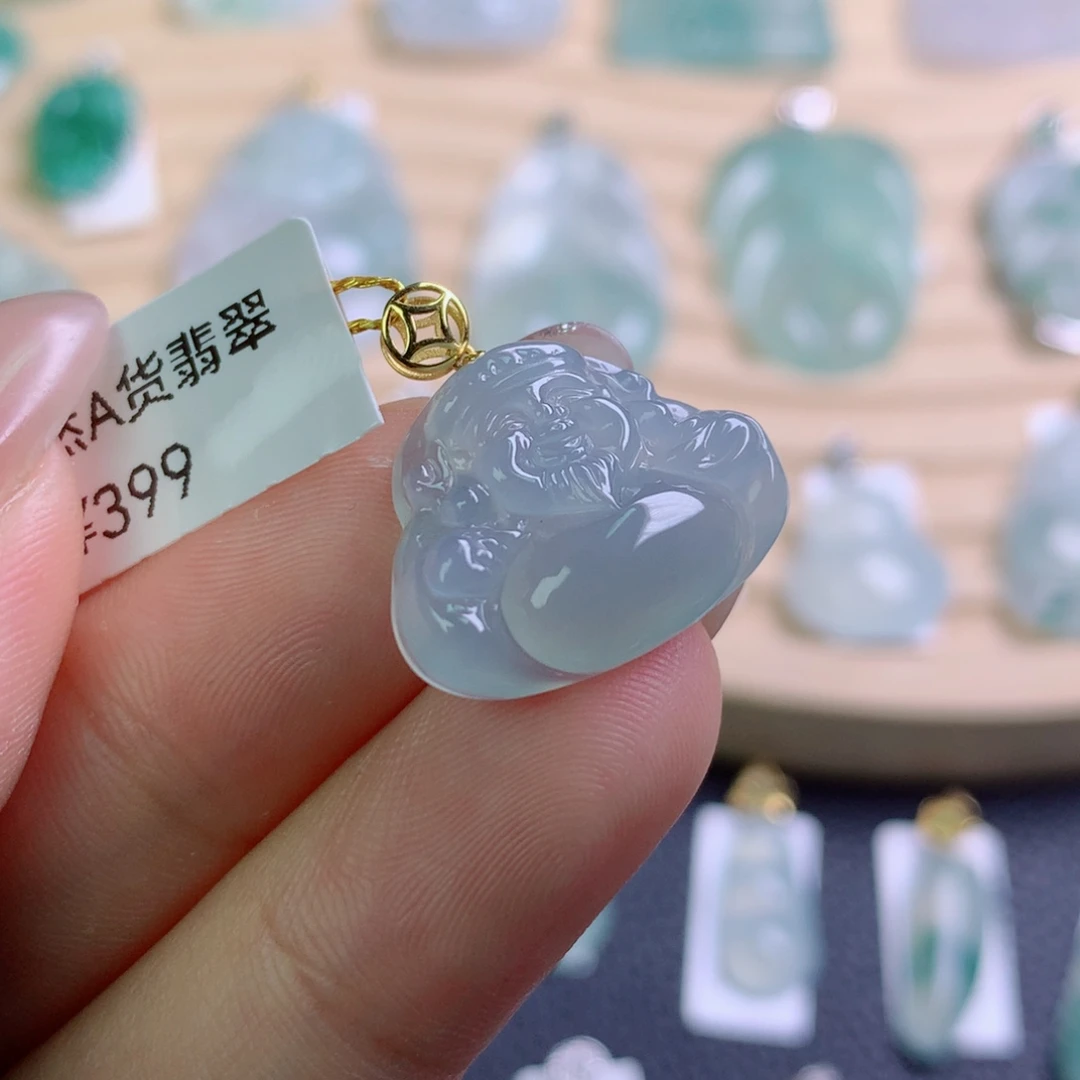 翡翠18K金镶嵌颈饰翡翠吊坠