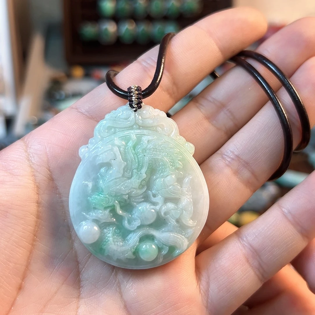 翡翠颈饰未镶嵌吊坠