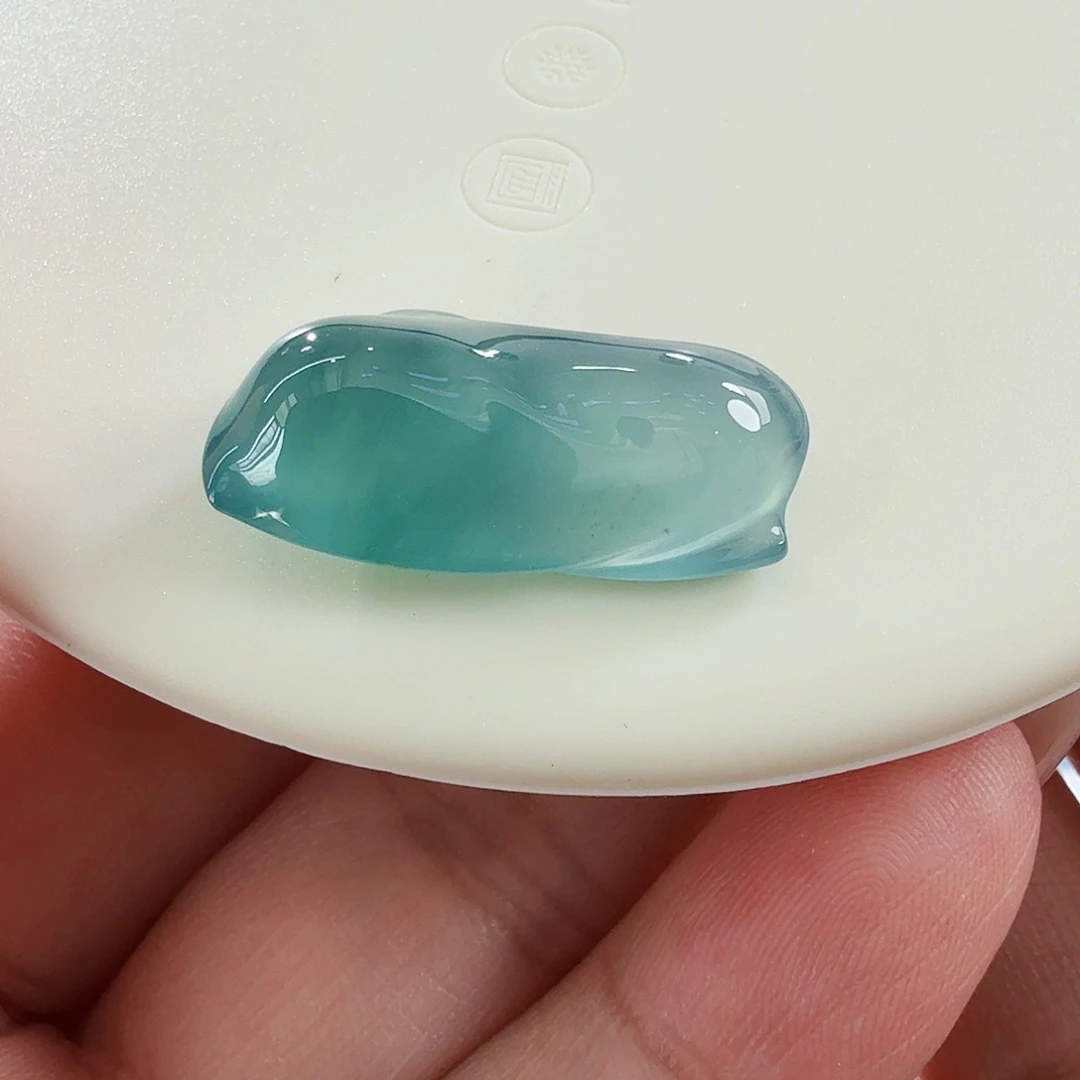 翡翠未镶嵌颈饰裸石