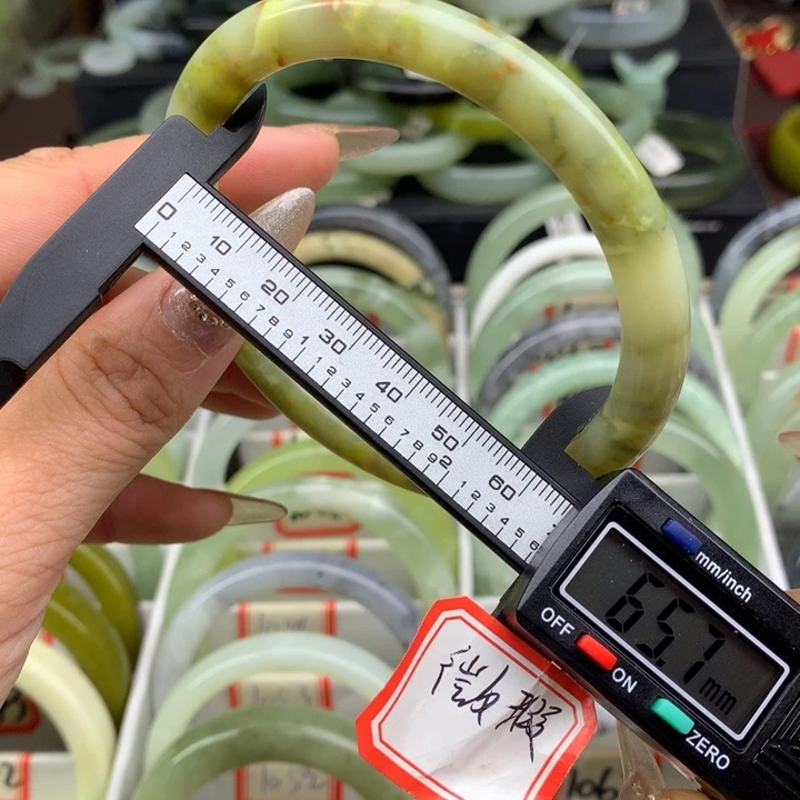 蛇纹石玉未镶嵌手镯1064