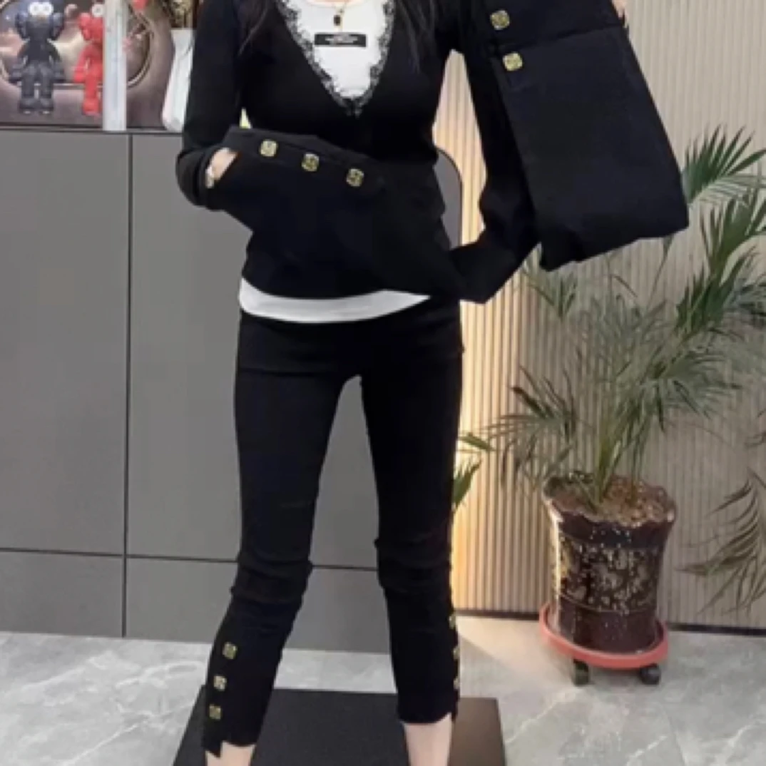 新款3扣百搭修身显瘦打底裤