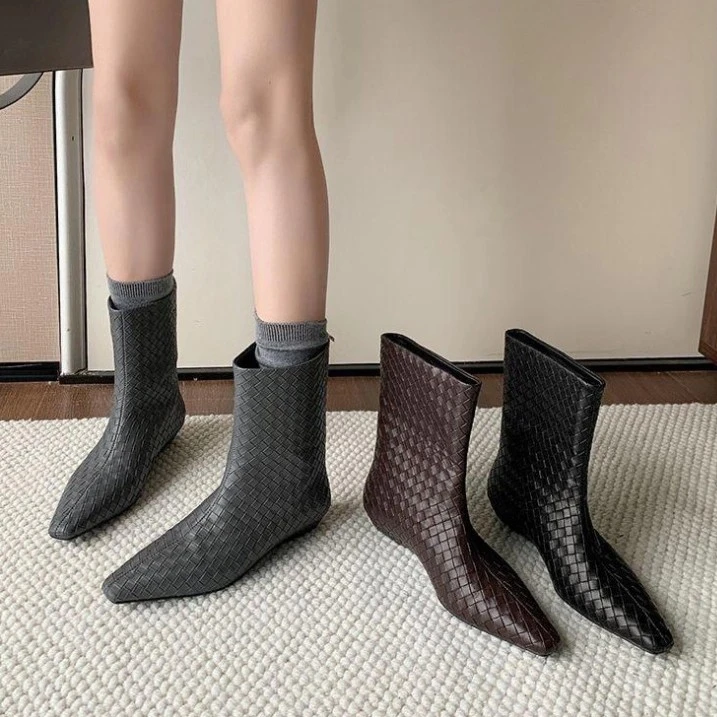 牛皮版~秋冬新款编织宽松套筒坡跟直筒中筒靴时尚百搭方头短靴女