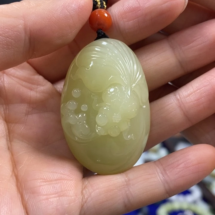 用***7颈饰未镶嵌和田玉