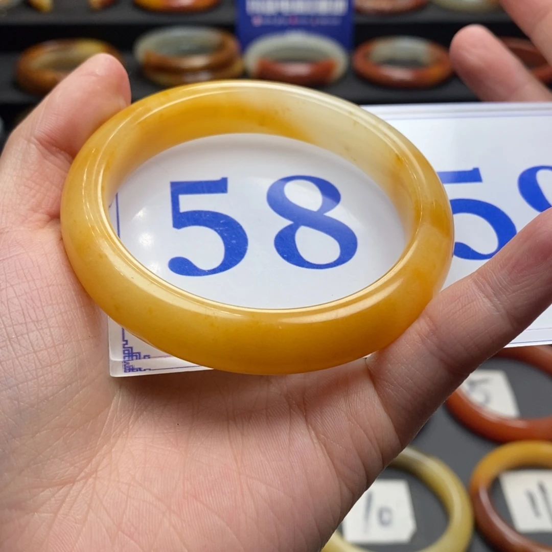 石英质玉（黄龙玉）手镯未镶嵌