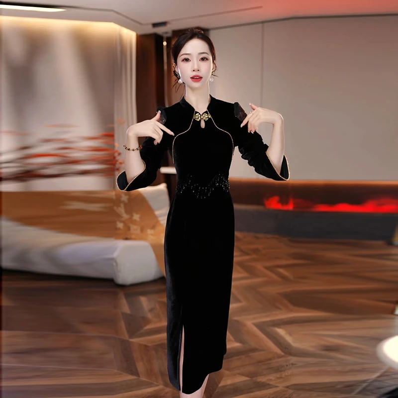 2025春秋季新款收腰显瘦洋气中老年妈妈装设计感女人味黑色连衣裙