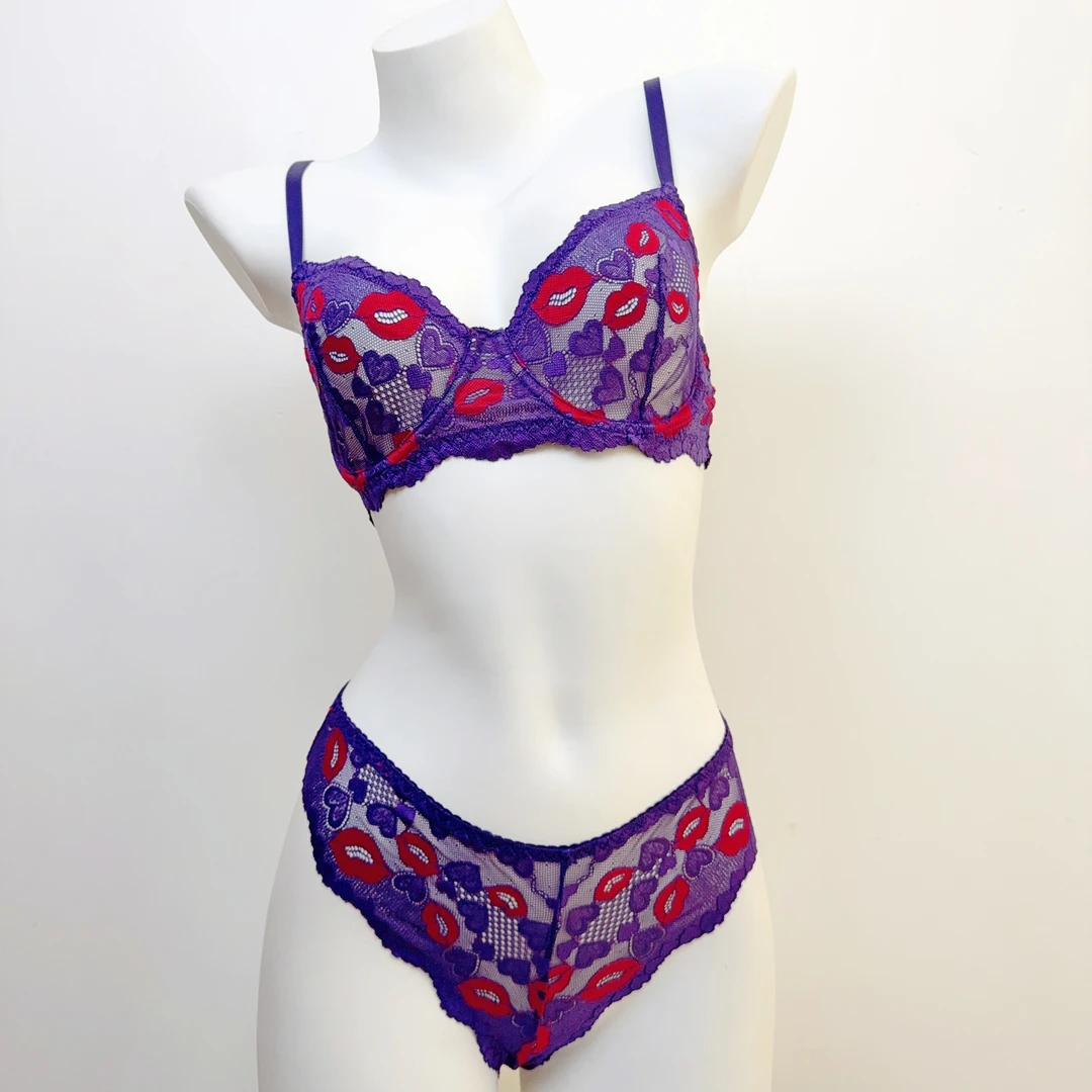 新款女小胸聚拢型文胸女士蕾丝网红蕾丝性感内衣套装